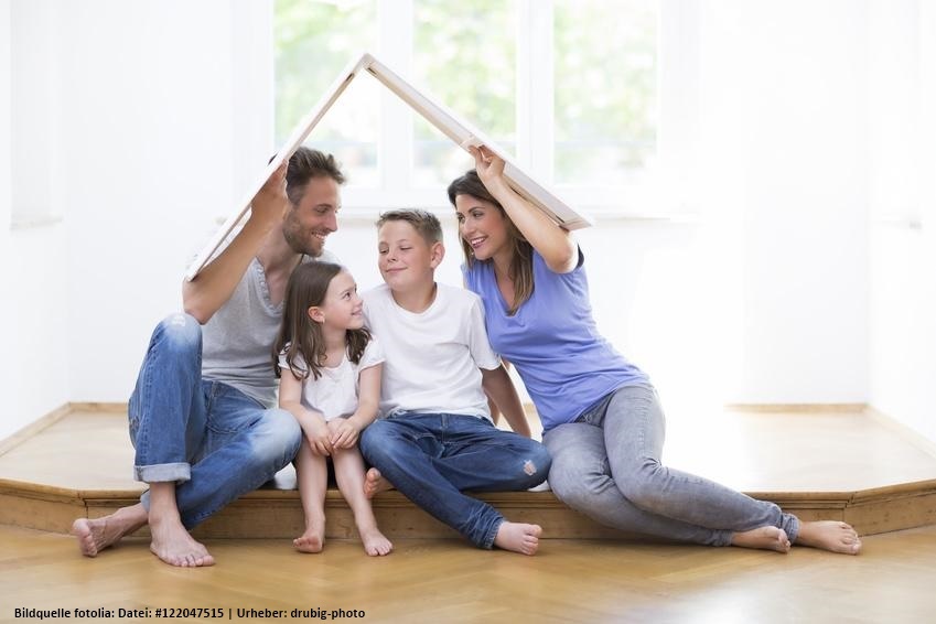 Familie glücklich zu Hause
